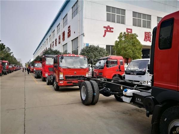 产品信息 专用汽车 洒水车 >吉林省长春市挖掘机拖车现车销售厂家